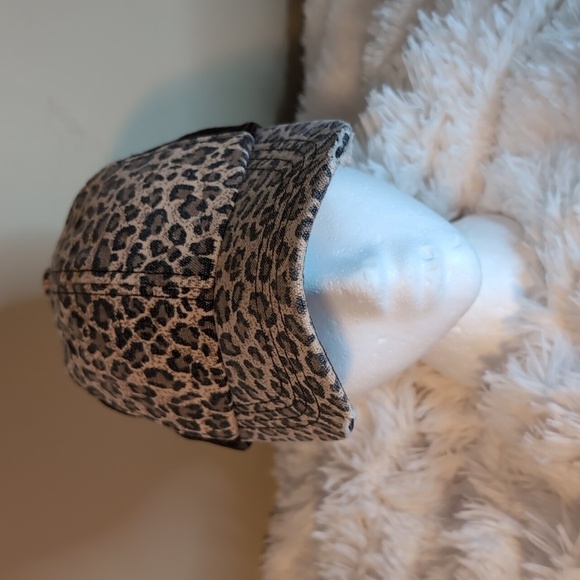 LEOPARD PRINT Snapback Trucker Cap Adjustable - Picture 3 of 9